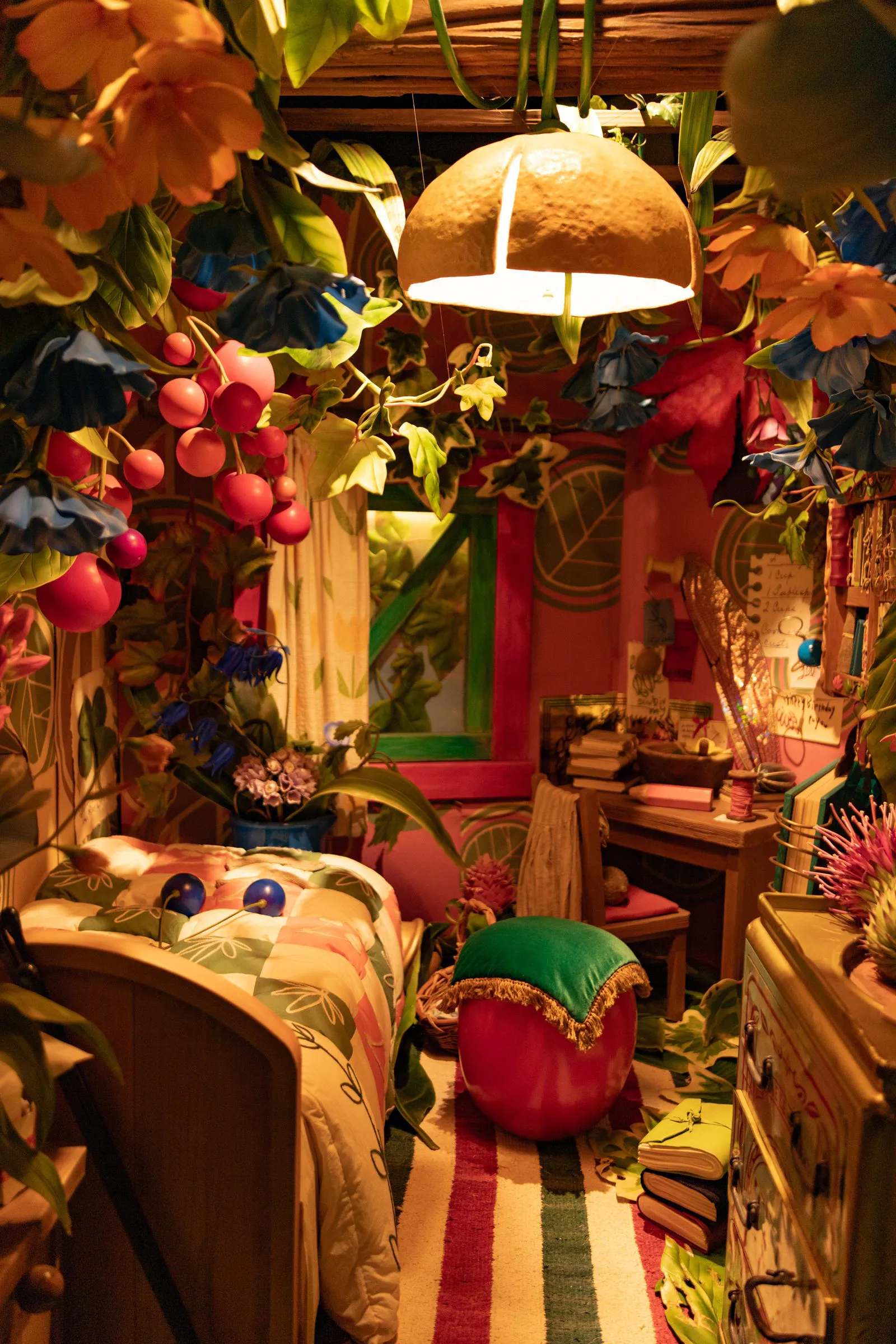物語の部屋 — Storybook Room
